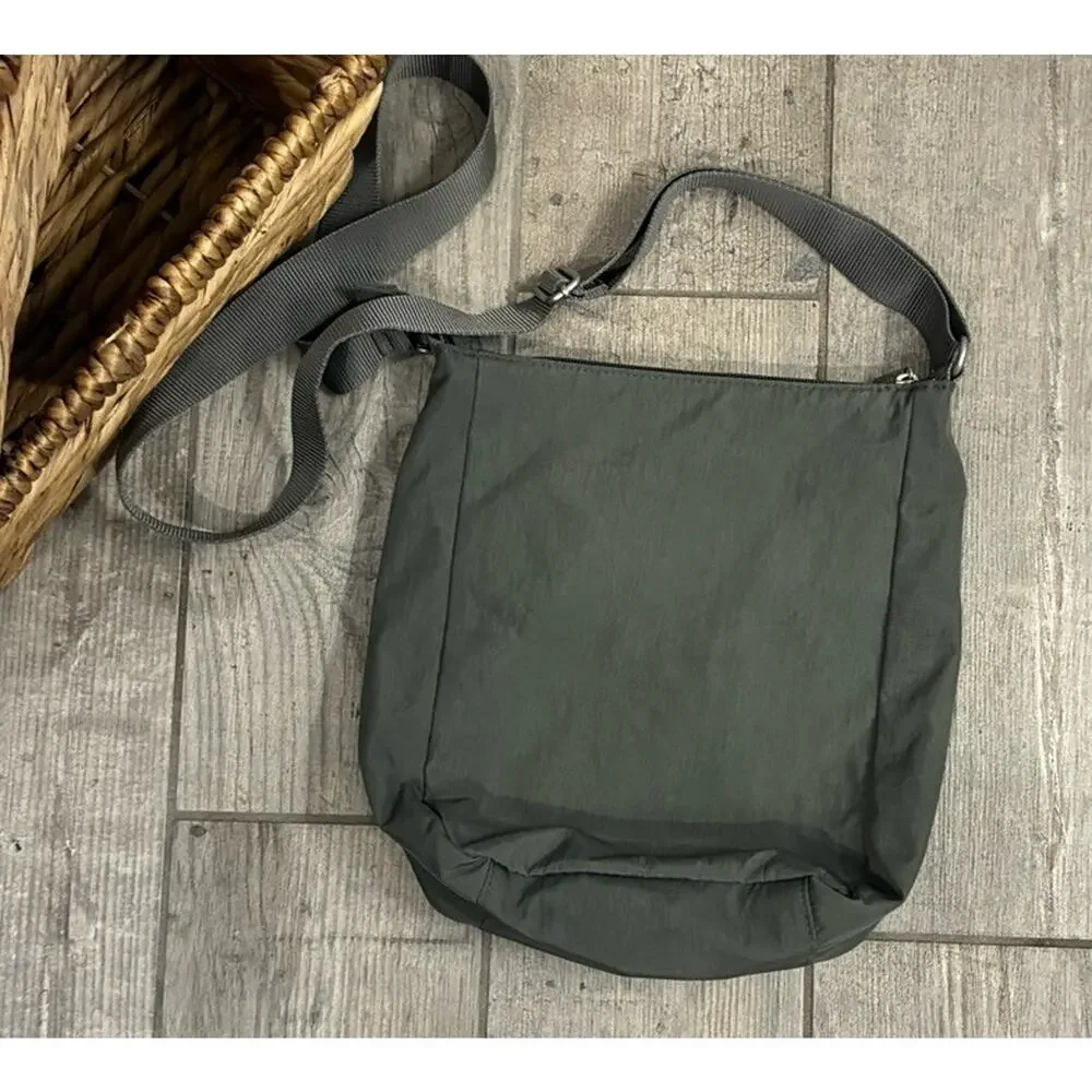 Baggallini Town Bagg Crossbody Bag Gray Nylon Lightweight Travel Purse Medium